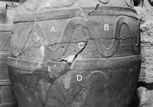 ‘MINOAN’ OR ‘MYCENAEAN’ WINE? OBSERVATIONS ON AN LM IIIA INSCRIBED PITHOS FROM KNOSSOS