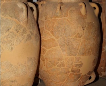 STORAGE AND COOKING WARE FROM THE MIDDLE MINOAN SETTLEMENT AT APODOULOU, CRETE: A TYPOLOGICAL ASSESSMENT