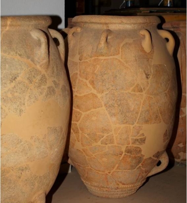 STORAGE AND COOKING WARE FROM THE MIDDLE MINOAN SETTLEMENT AT APODOULOU, CRETE: A TYPOLOGICAL ASSESSMENT